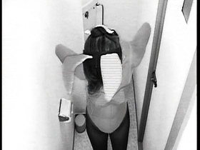 都内某所ガールズバーのトイレ映像流出4時間38人　サンプル画像10